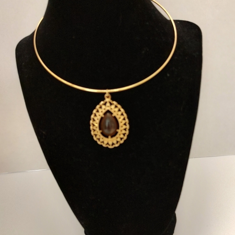 Vintage Sarah Coventry Gold Tone Teardrop Choker Necklace